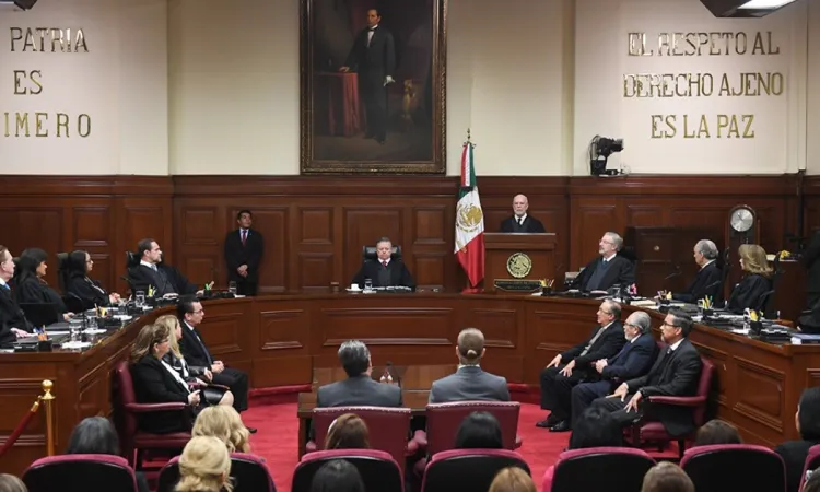 AMLO arremete contra ministros de la SCJN «Ningún servidor público ganará más que el presidente»