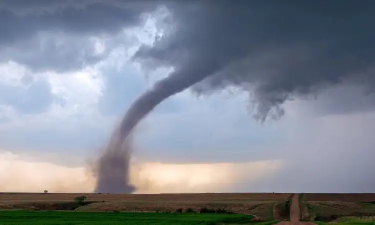 Fuertes tornados en Texas y Luisiana, se cancelaron actividades