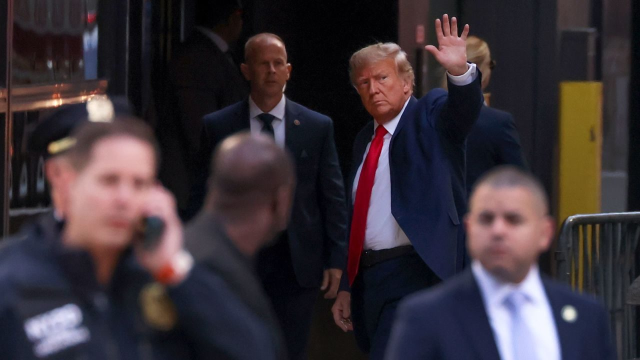 Imputan a Donald Trump por 34 cargos, acusa a Biden de perseguirlo
