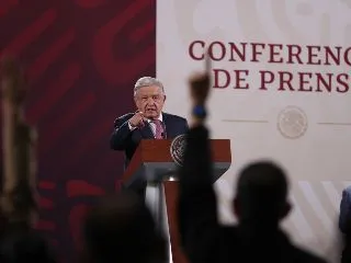 AMLO niega que le hayan notificado la suspensión para nuevos libros de texto