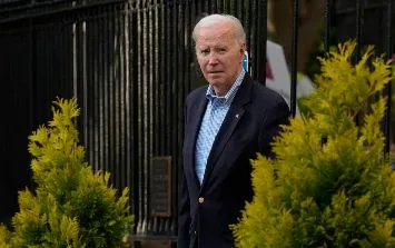 Biden declara luto nacional tras tiroteo en centro comercial de Texas