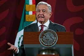 AMLO propone que los ciudadanos escojan a ministros de la SCJN