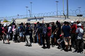 Disminuyen cruces de migrantes a EU un 50% tras el fin del Título 42