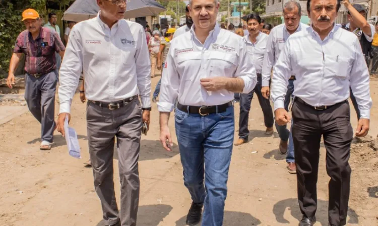 Impulsa Adrián Oseguera Más Obras de Pavimentación en Ciudad Madero