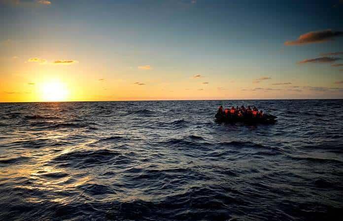 Desaparecen 300 personas que viajaban en barco a España