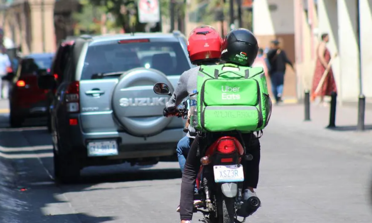 Es Victoria la capital de los repartidores en moto