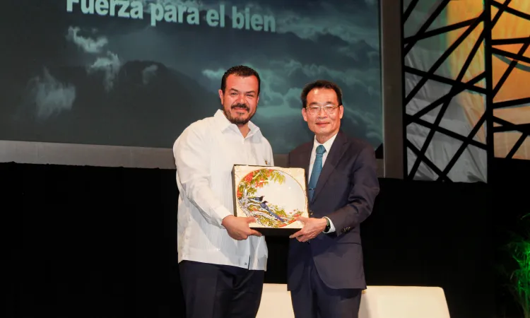 Recibe la UAT visita del embajador de Taiwán