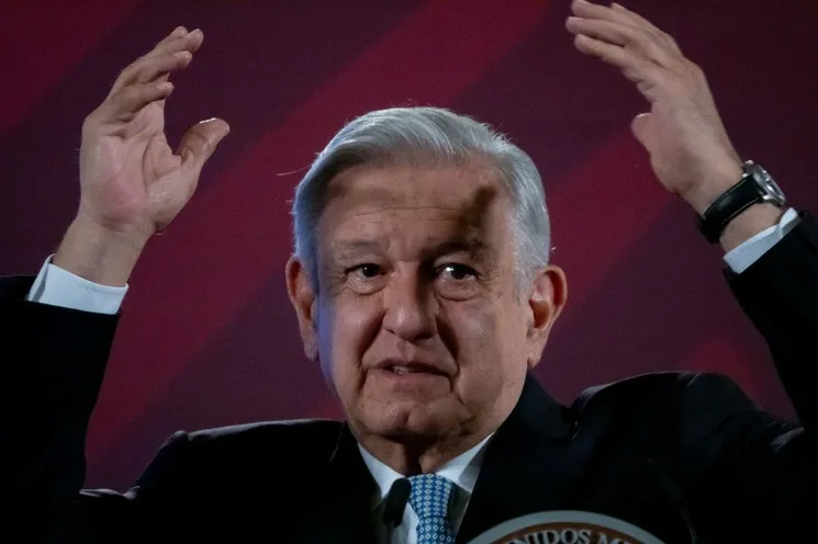 AMLO asegura que los medios de comunicación tienen una campaña contra su gobierno