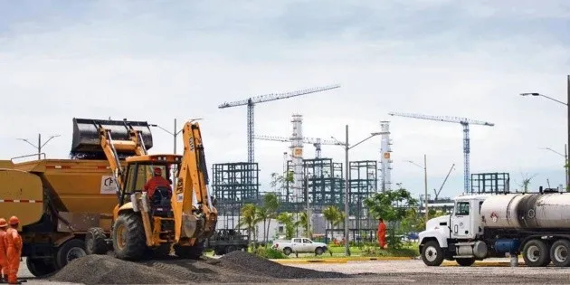 De refinería Dos Bocas se va a extraer el 25% de gasolina de todo el país: López Obrador
