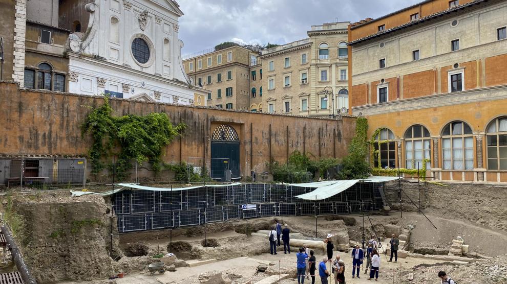 Arqueólogos en Roma hallaron una parte del Teatro de Nerón frente al vaticano