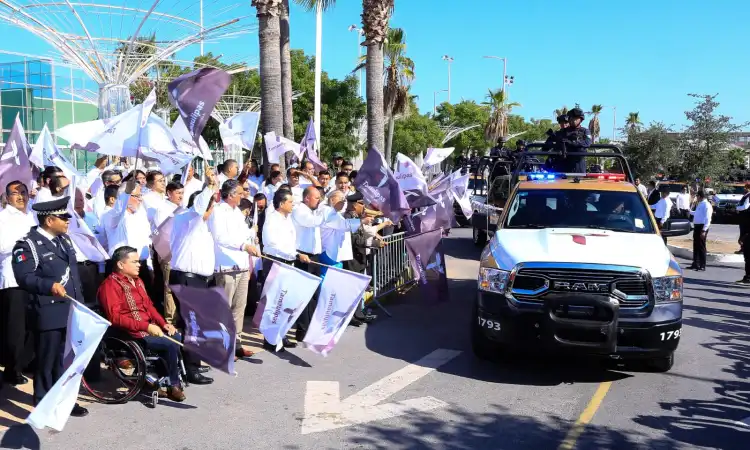 Entrega Gobernador cien patrullas más a la Guardia Estatal
