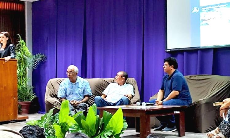 Alcohólicos Anónimos imparten charla a estudiantes de la Facultad de Derecho y Ciencias Sociales Victoria