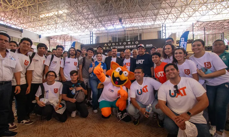 Rector ofrece el programa Vida UAT a nuevos estudiantes del Campus Victoria