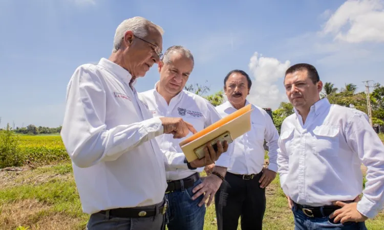 Arranca Adrián Oseguera Limpieza y Desazolve en la Laguna Los Patos