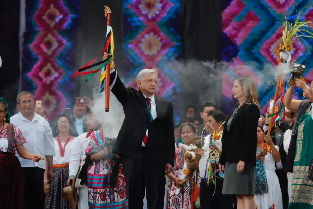AMLO entregará bastón de mando