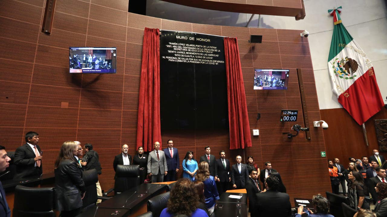 Senado reconoce al personal de salud en el Muro de Honor