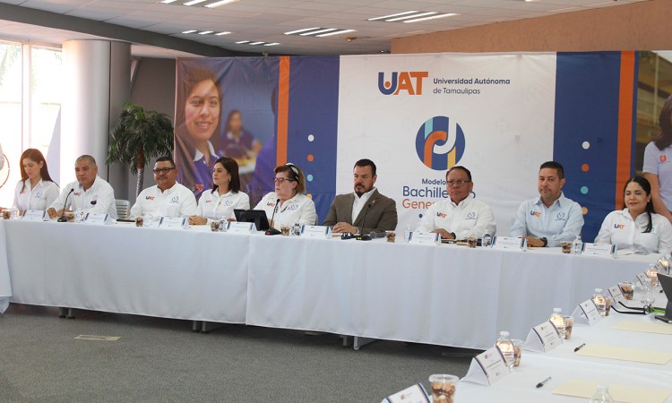 Presenta UAT nuevo modelo de bachillerato a preparatorias incorporadas