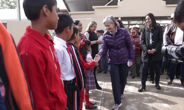 Entrega DIF Tamaulipas más de 3 mil 600 apoyos y servicios a los habitantes de San Carlos y San Nicolás
