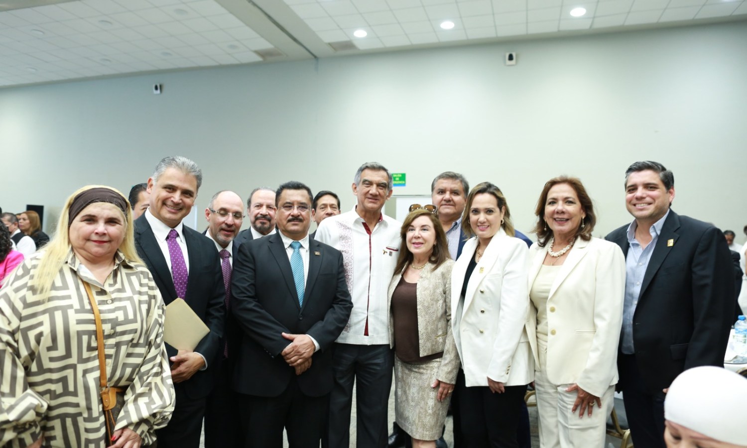 Reafirma gobernador apoyo a empresarios para atraer inversiones