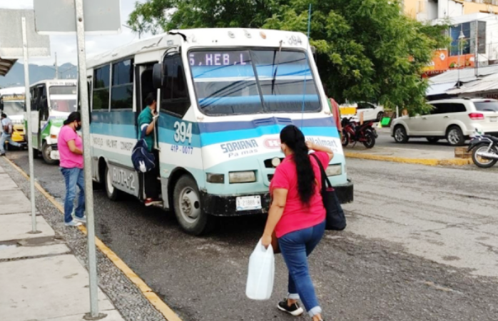 Frenan aumento a la tarifa de pasaje urbano