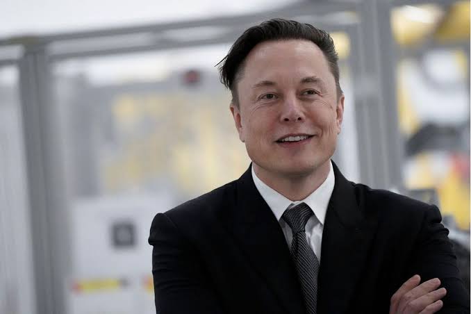 CFE firma acuerdo con empresa de Elon Musk