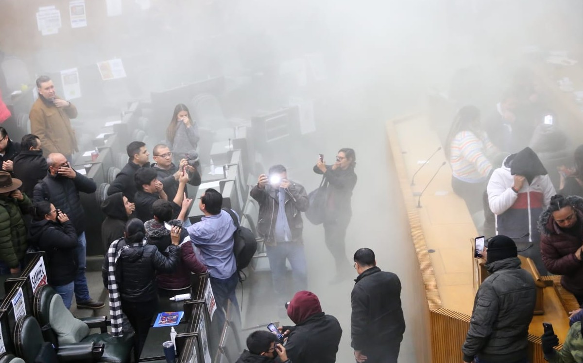 Encapuchados irrumpieron en el Congreso de Nuevo León