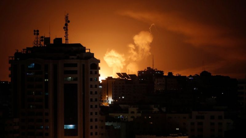 Israel ataca la segunda mayor ciudad de Gaza