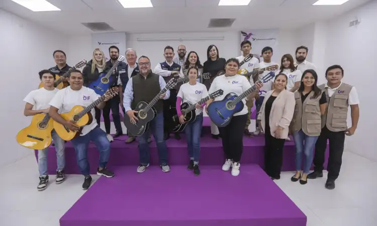 Recibe DIF Tamaulipas donativo de instrumentos musicales por parte del Club Rotario Victoria de Escandón