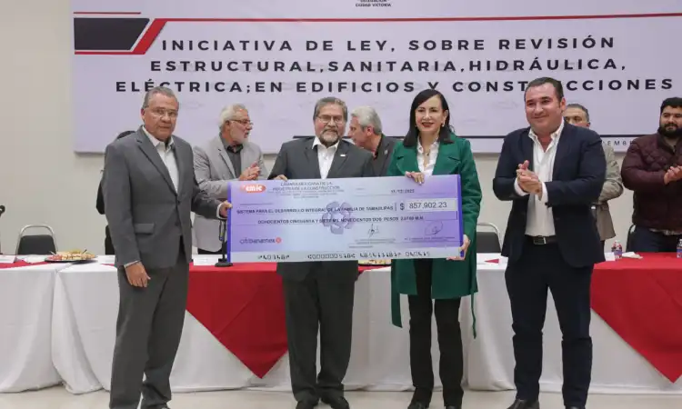 Recibe DIF Tamaulipas donativo económico por parte de la CMIC