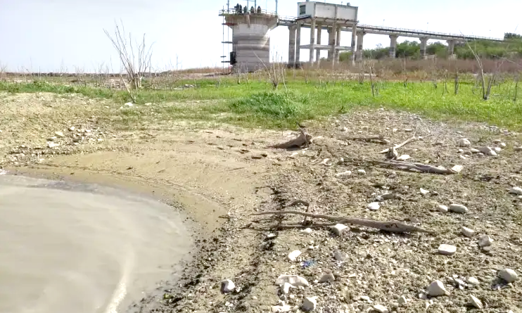 Sigue acabándose el agua de la Presa Vicente Guerrero