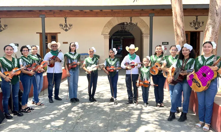 Inicia Taller de Huapango Huasteco para niños y adultos