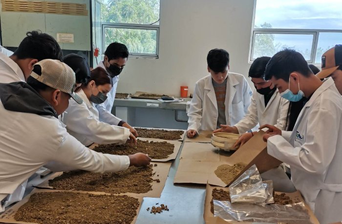 Desarrolla la UAT proyecto para evaluar los residuos contaminantes de agroquímicos en el suelo