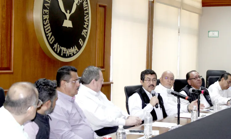 Rector estrecha vínculos de la UAT con sector empresarial del sur de Tamaulipas