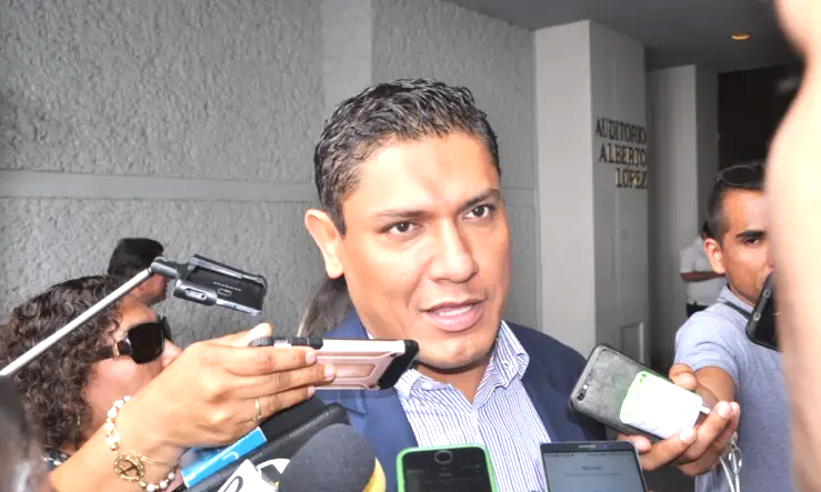 Ordena Tribunal al PAN atender queja de Arturo Soto contra lista de pluris