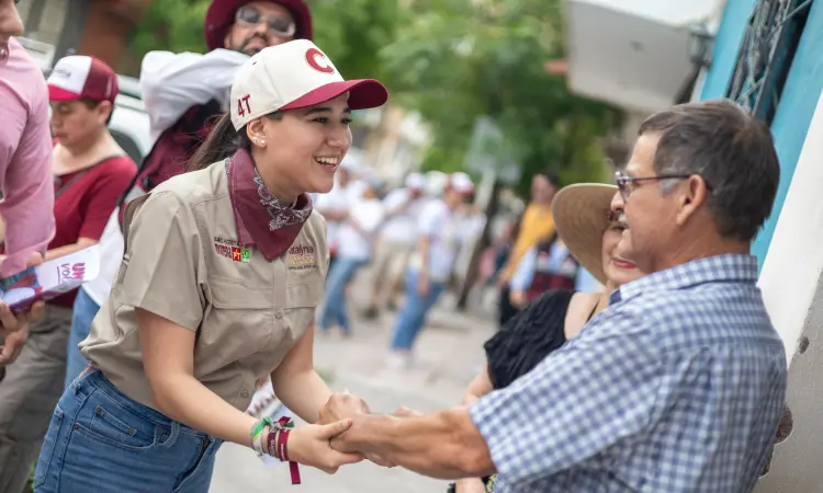 Vecinos de la colonia Mainero apoyan a Katalyna Méndez