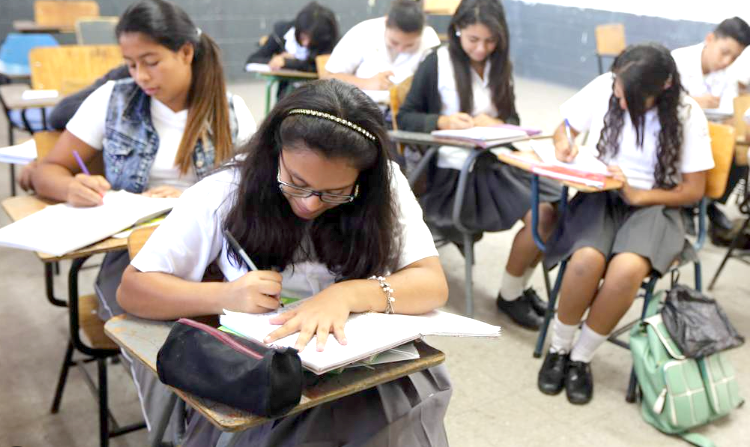 Frente a la llegada de más olas de calor, no se descarta tomar clases en línea en media superior