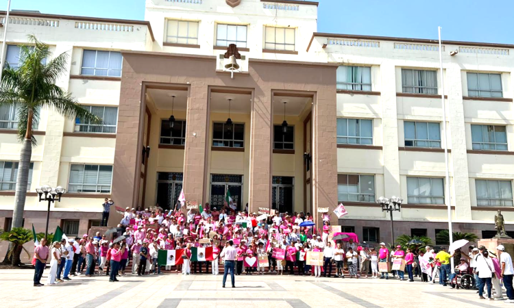 Poca respuesta a la marea rosa en Victoria