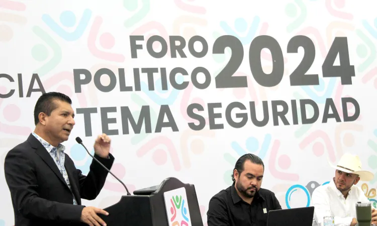 Chavira Llama a Combatir Narcopolítica en Foro de Seguridad