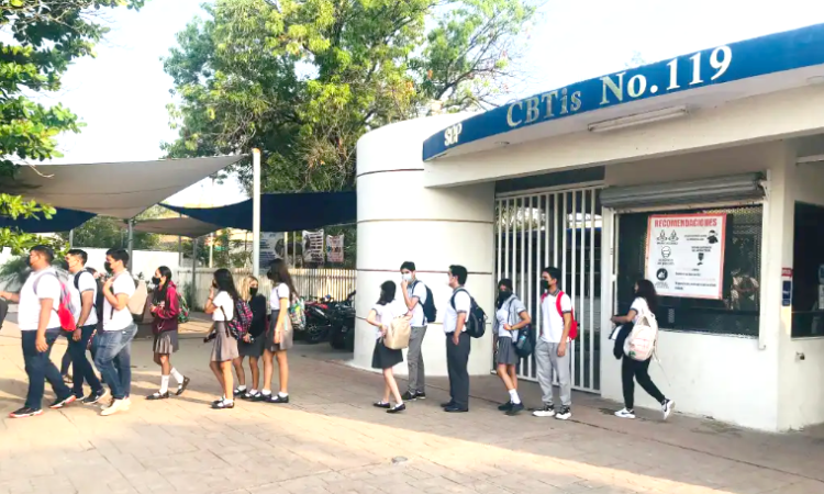 Va CBTIS 119 por 100% de eficiencias terminal