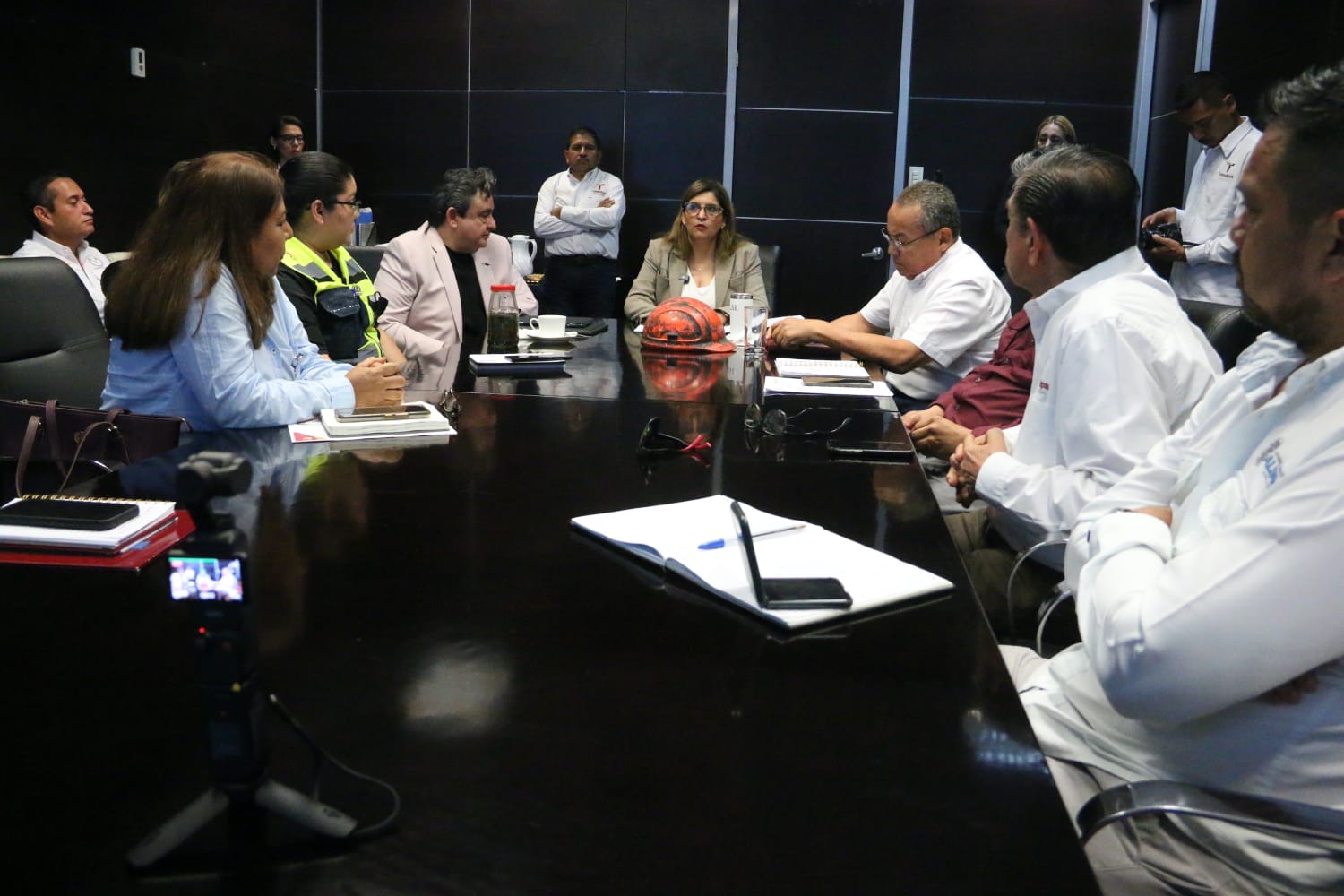 Coordina SEDUMA acciones para limpiar playas e investigar origen de hidrocarburo