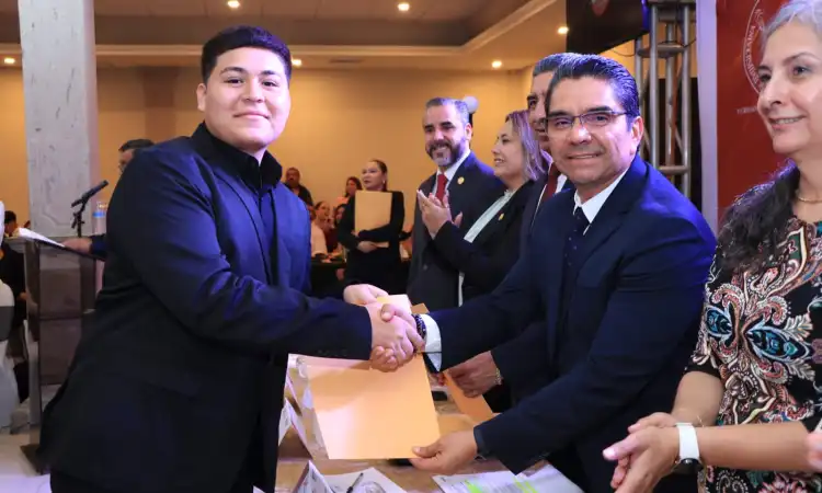 Gradúa la UAT a 270 egresados del bachillerato en Valle Hermoso