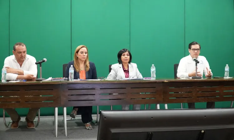 Actualiza la UAT a su personal administrativo en materia de normatividad y rendición de cuentas