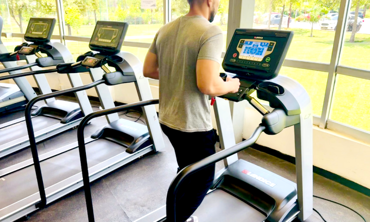 Renuevan equipamiento para el gimnasio del IPSSET