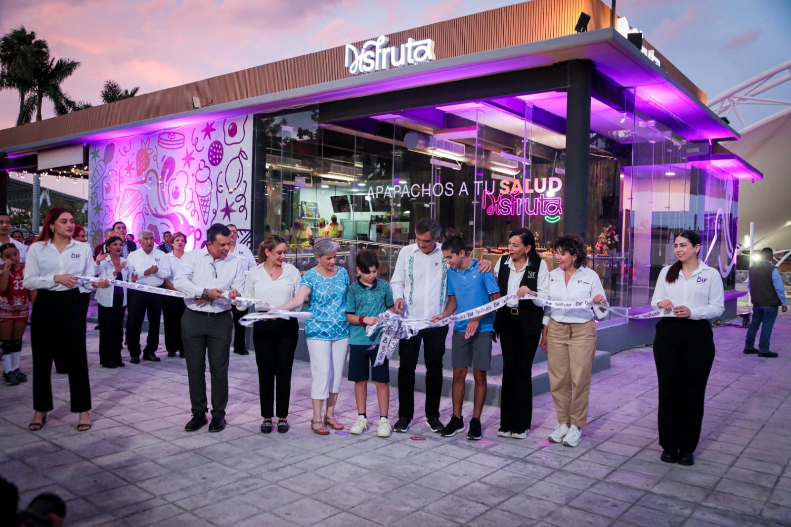 Américo y María abren las puertas de “Disfruta, apapachos a tu salud”, la cafetería del DIF  Tamaulipas