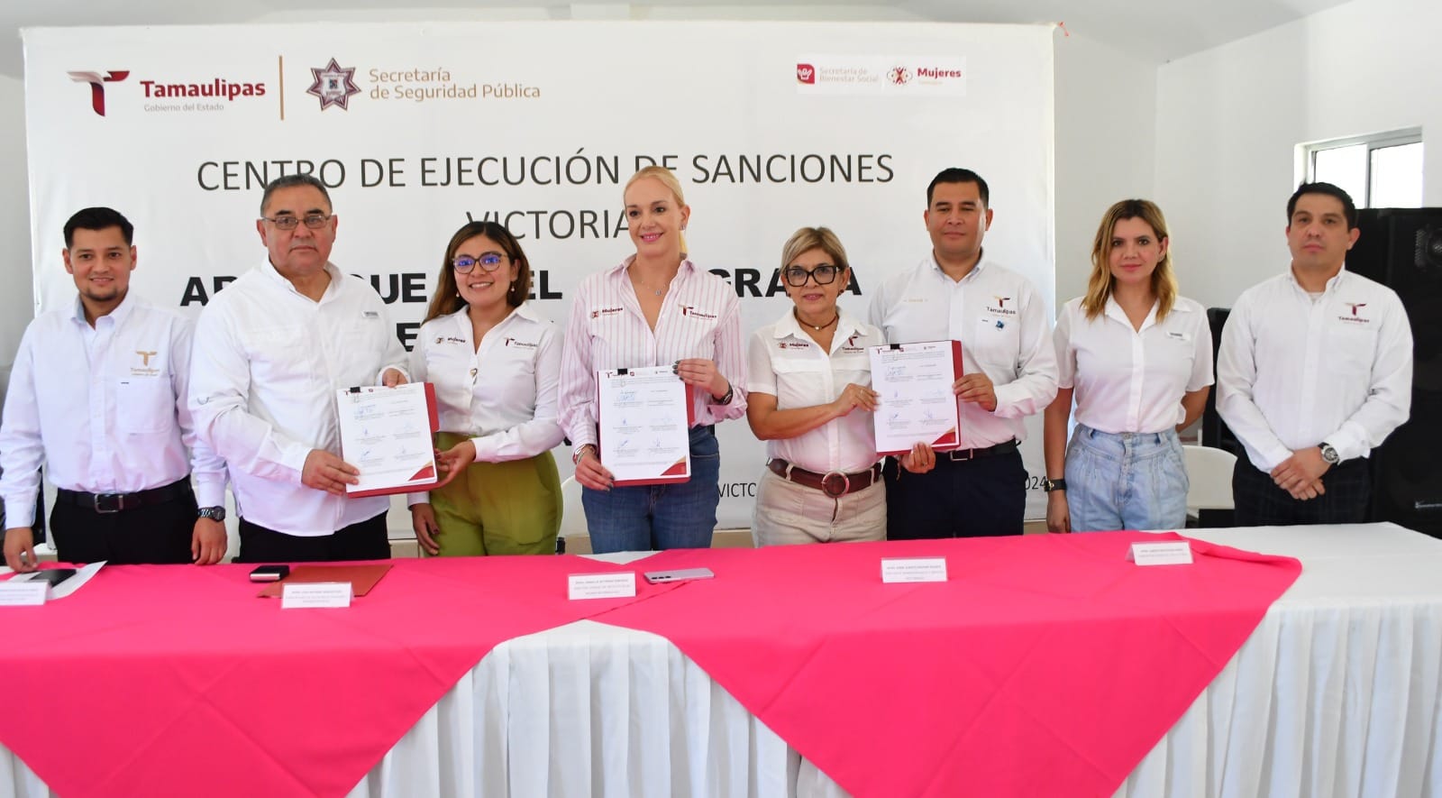 Firman convenio para capacitación laboral, atención psicológica y jurídica a mujeres privadas  de la libertad
