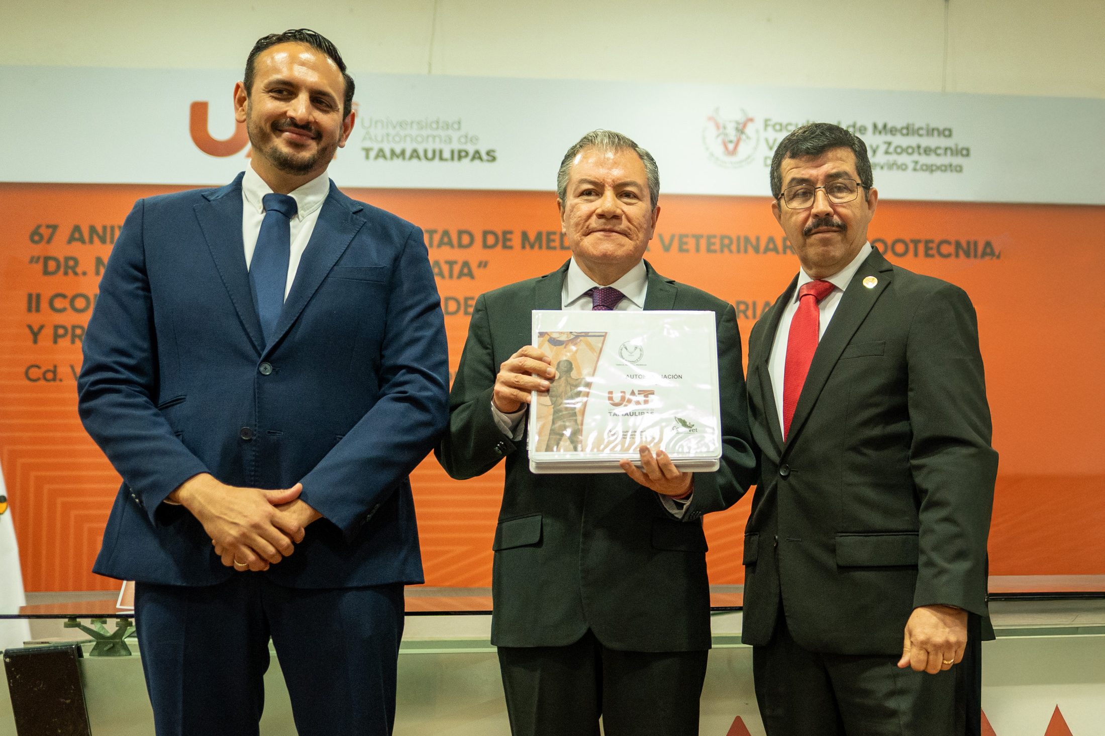 Fortalece la UAT procesos para evaluar y acreditar la calidad de  sus programas educativos