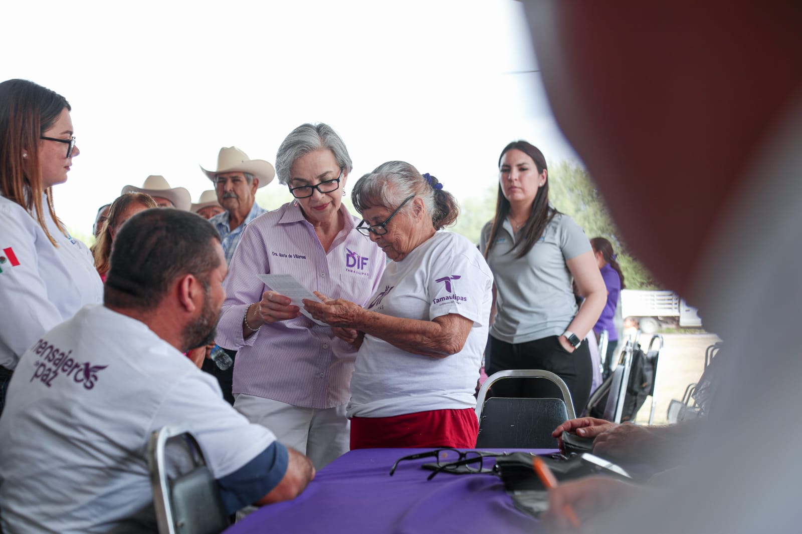Lleva María de Villarreal la brigada “Transformando Familias” a Cruillas y Méndez