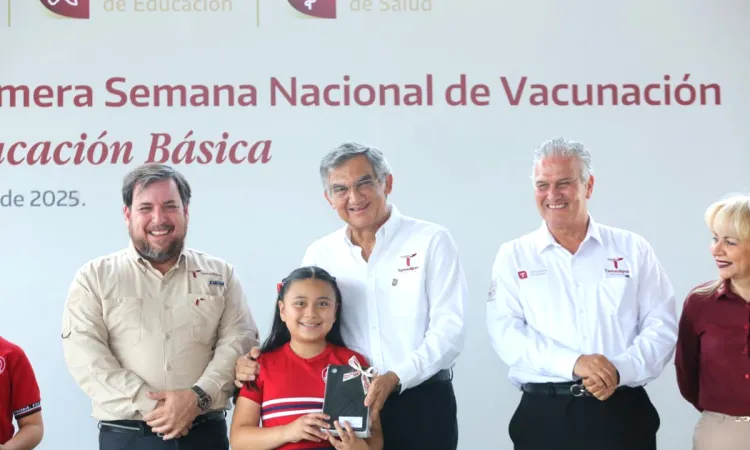 Pone en marcha Américo campaña de vacunación en escuelas y entrega tabletas a niñas y niños