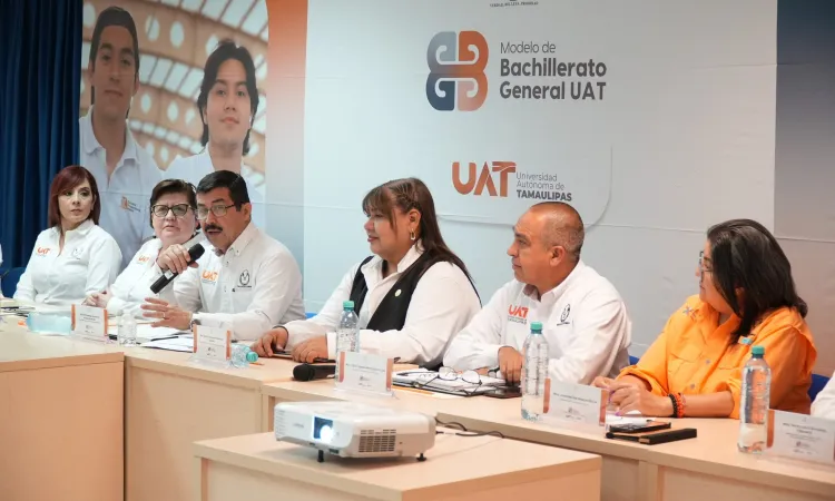 Implementa la UAT prepa en línea
