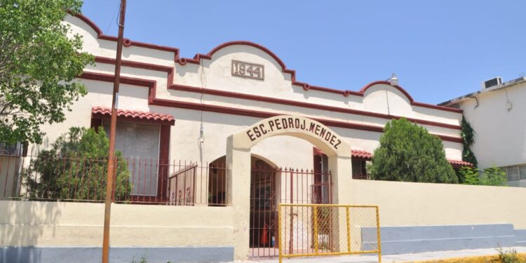 Prohíben diputados uso del teléfono celular en escuelas de Tamaulipas